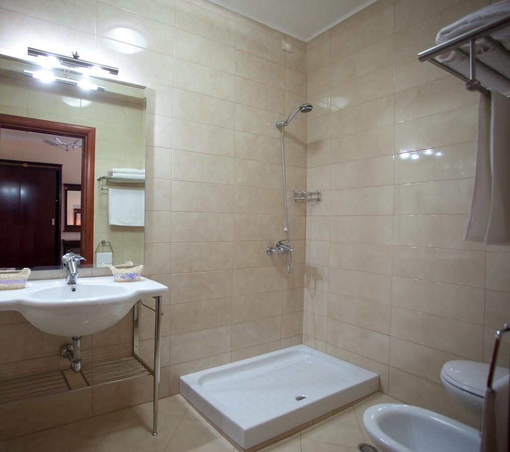 Orchidea Hotel Tiranë Ngoại thất bức ảnh
